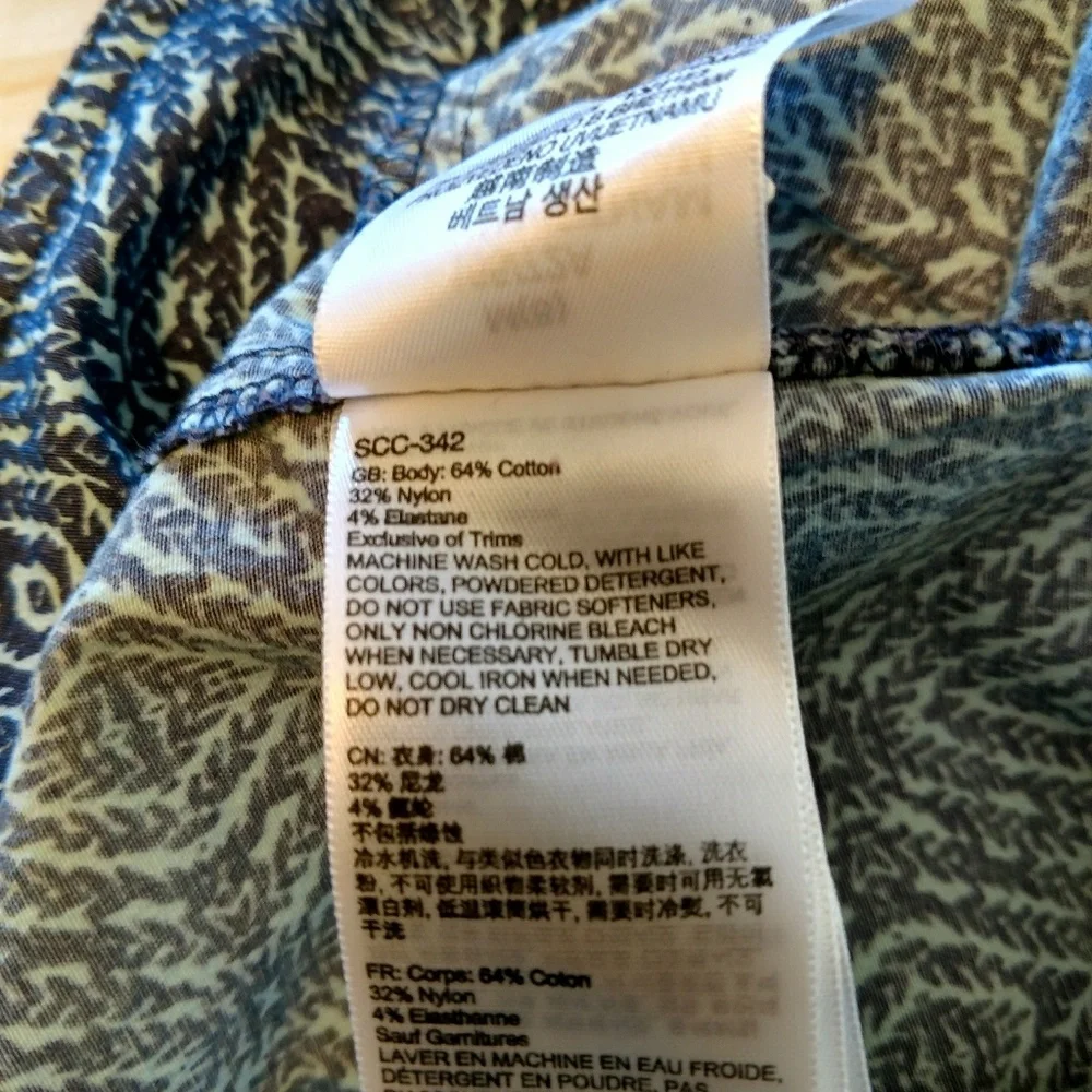 Marmot Patterned Women Shorts - Picture 3 of 7